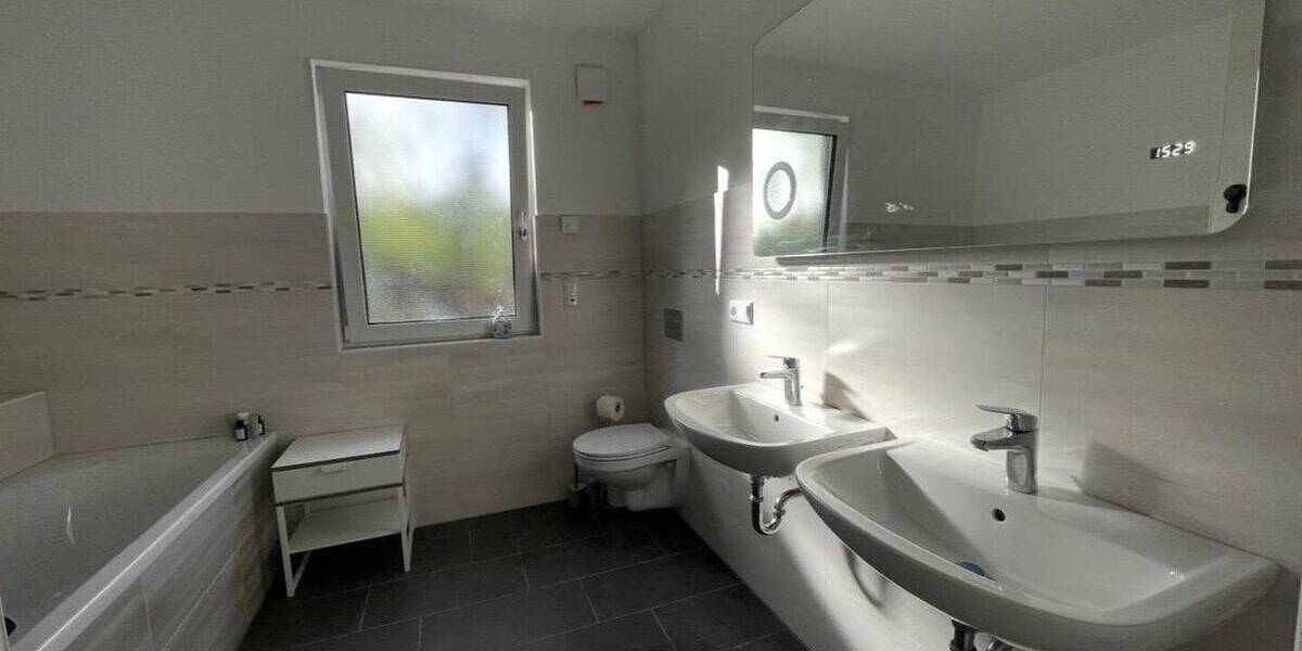 Etagenwohnung klausdorf Klausdorf - 4 Zimmer, 110 m&sup2;, 1.695&euro; | Angebot:26848317