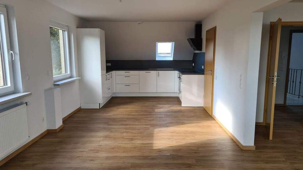 Gechingen 3,5-Zimmer-DG Wohnung mit 102 m² Wohnfläche und 150 m² Gartenanteil ab 01.01.2026 in sehr ruhiger Lage. 3 zimmer