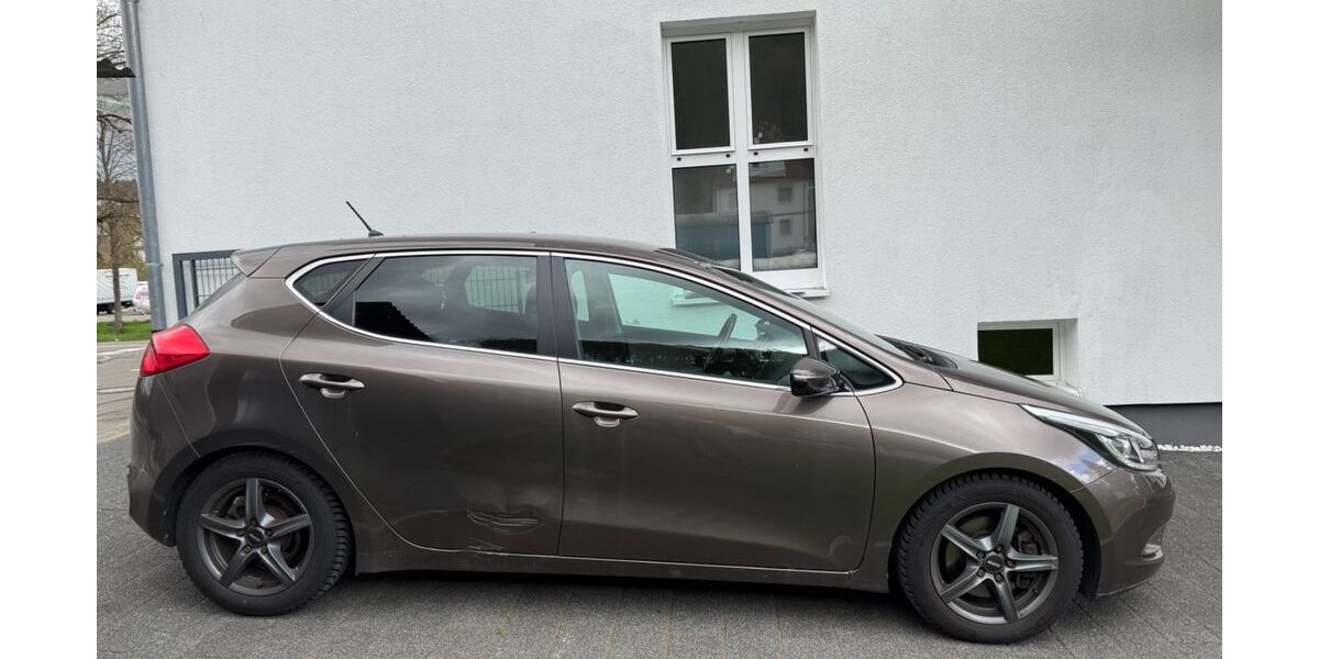 Kia ceed / Ceed 138.000 km 5.700 &euro; Albstadt 72461
