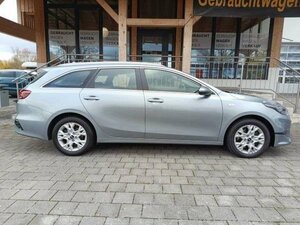 Kia Ceed SW / ceed SW CEED SW 1.5T AUTOMATIK VISION |K 24.185 km 23.490 € Höhenkirchen-Siegertsbrun 85635