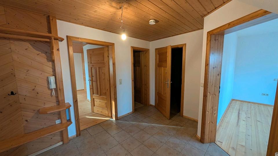 Erdgeschoßwohnung Feuchtwangen - 3 Zimmer, 80 m&sup2;, 750&euro; | Angebot:26055676