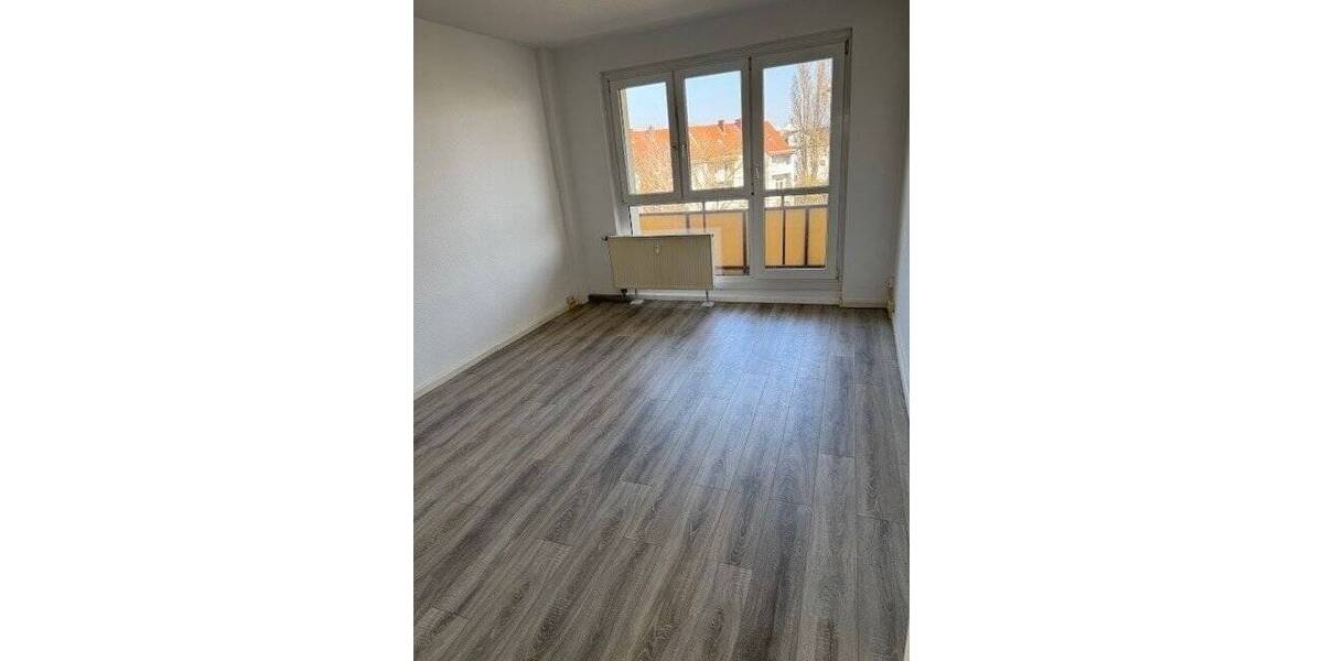 Zimmer Dessau-Roßlau Innenstadt - 3 Zimmer, 58 m&sup2;, 350&euro; | Angebot:25704016