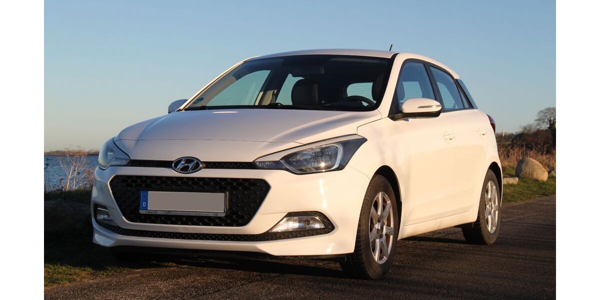 Hyundai i20 84.589 km 8.100 &euro; Heiligenhafen 23774