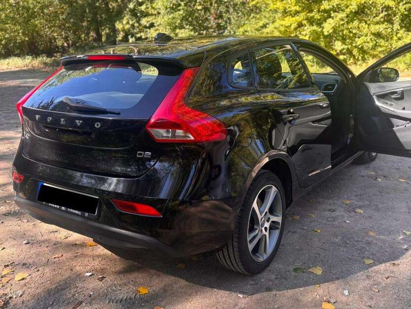 Volvo V40 163.778 km 10.990 € Hamburg 22115