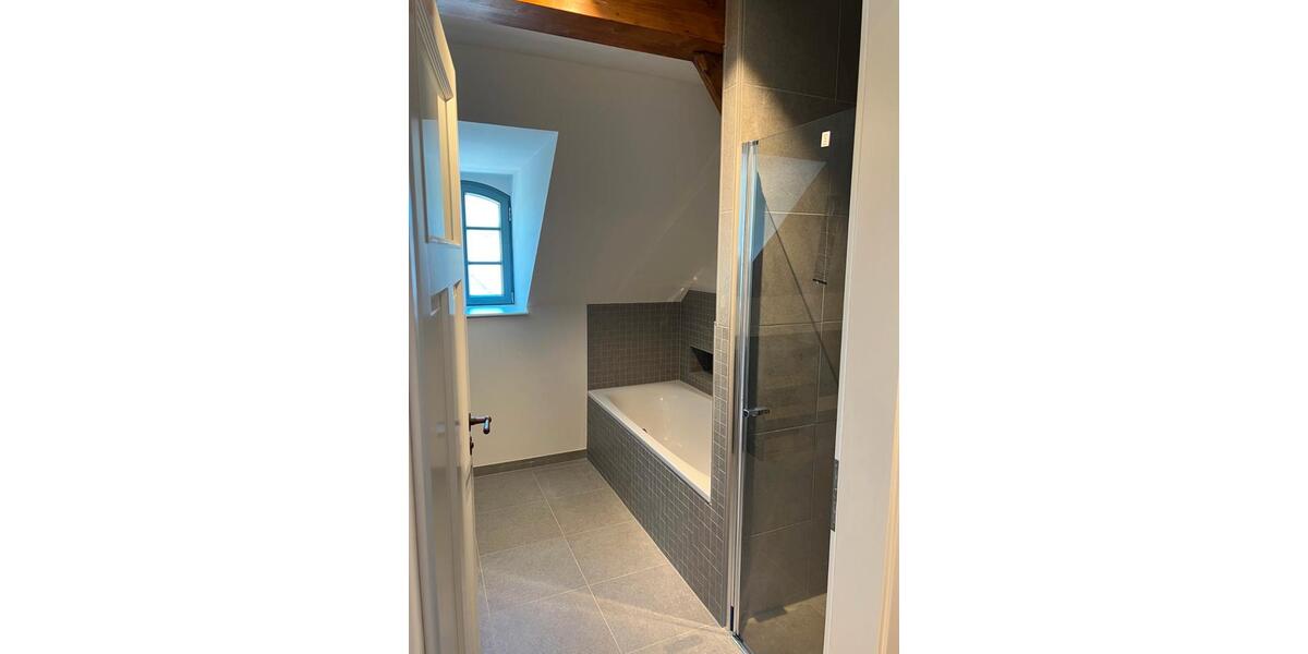Dachgeschoßwohnung Hohenberg an der Eger - 2 Zimmer, 79 m&sup2;, 895&euro; | Angebot:26060920