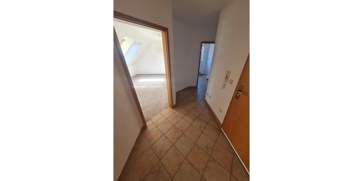 Dachgeschoßwohnung Burgstädt - 2 Zimmer, 55 m&sup2;, 370&euro; | Angebot:25257524