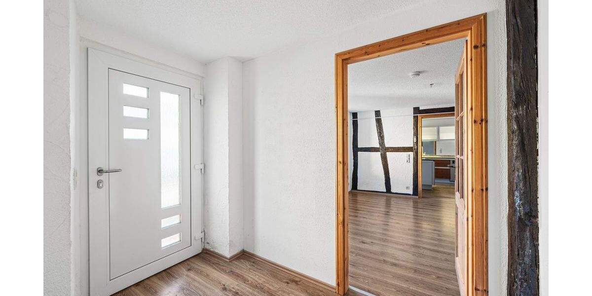 Einfamilienhaus Hilzingen - 7 Zimmer, 215 m&sup2;, 585.000&euro; | Angebot:25879468
