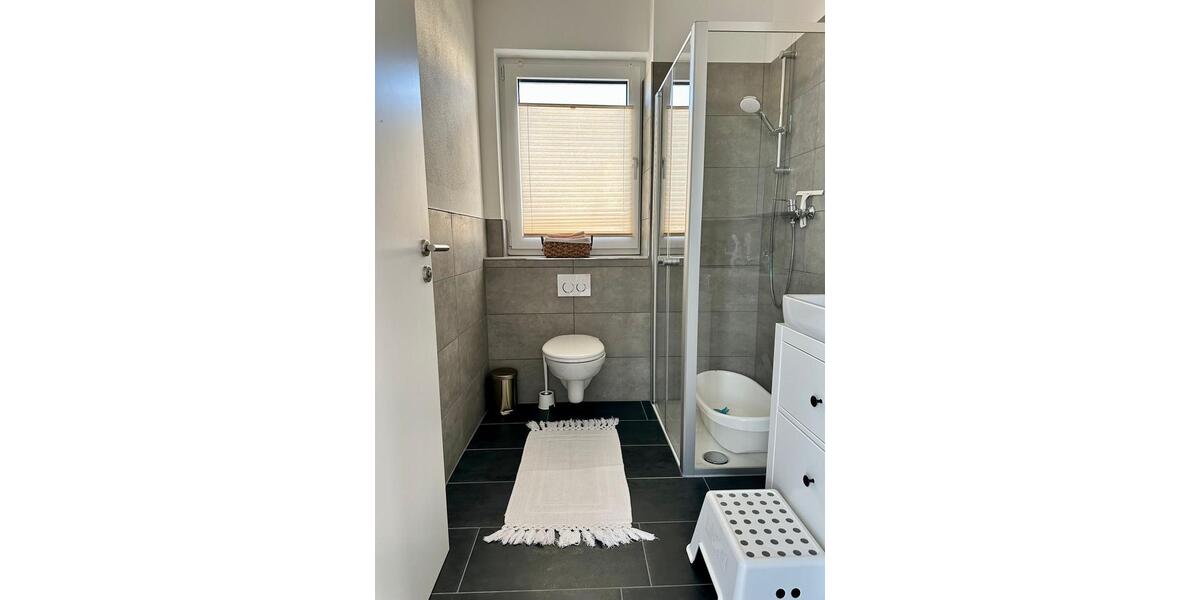 Maisonettenwohnung Regensburg Konradsiedlung - 5 Zimmer, 150 m&sup2;, 2.250&euro; | Angebot:25393395