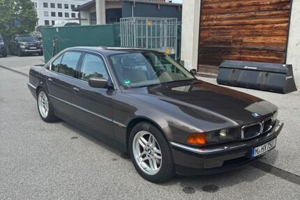 BMW 750 252.000 km 19.990 € Benediktbeuern 83671