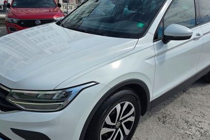 VW Tiguan 110.000 km 23.990 € Mannheim 68159
