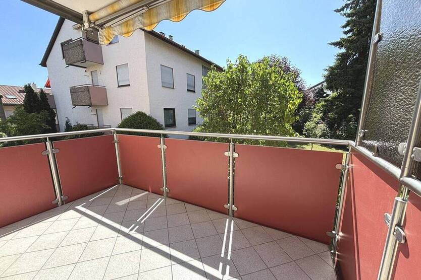 Freie 3-Zimmer-Wohnung mit Garage in Bad Cannstatt-Muckensturm