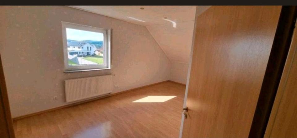 Mehrfamilienhaus, Wohnhaus Sontra - 9 Zimmer, 270 m&sup2;, 395.000&euro; | Angebot:26960073