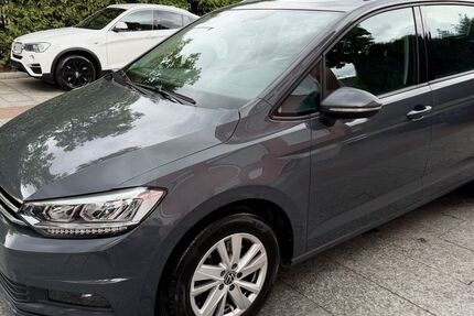 VW Touran 109.000 km 18.980 &euro; München 81827