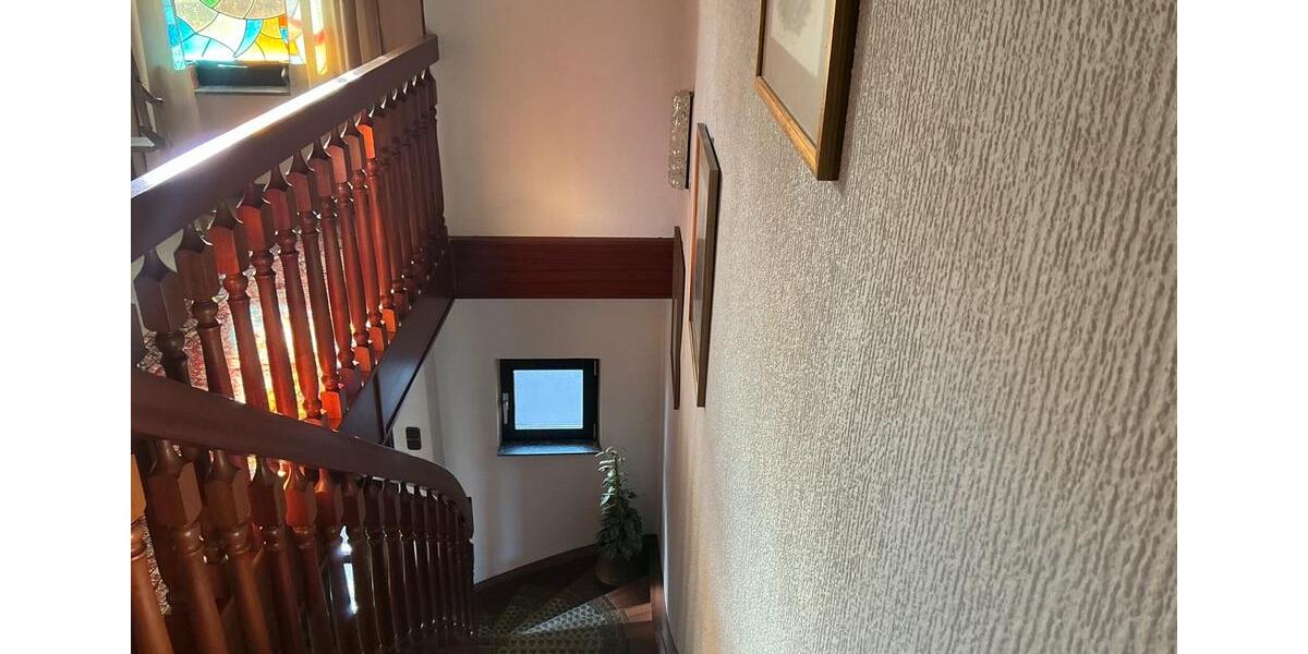 Reihenhaus Püttlingen - 8 Zimmer, 170 m&sup2;, 264.000&euro; | Angebot:25962423