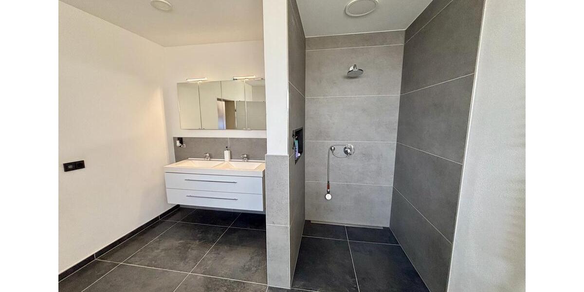 Bungalow Hohenstein - 8 Zimmer, 368 m&sup2;, 2.500&euro; | Angebot:25839146