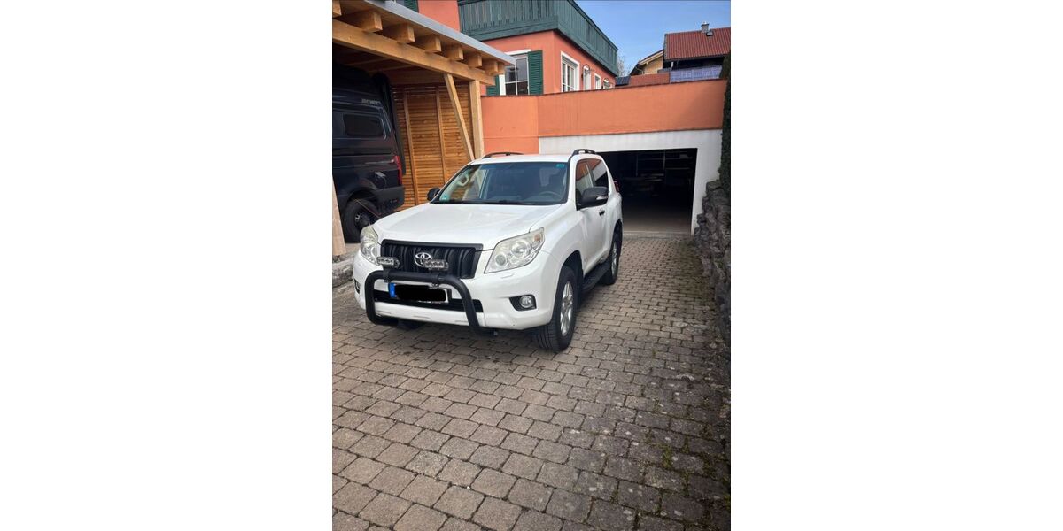 Toyota Land Cruiser 299.100 km 18.500 &euro; Traunstein 83278
