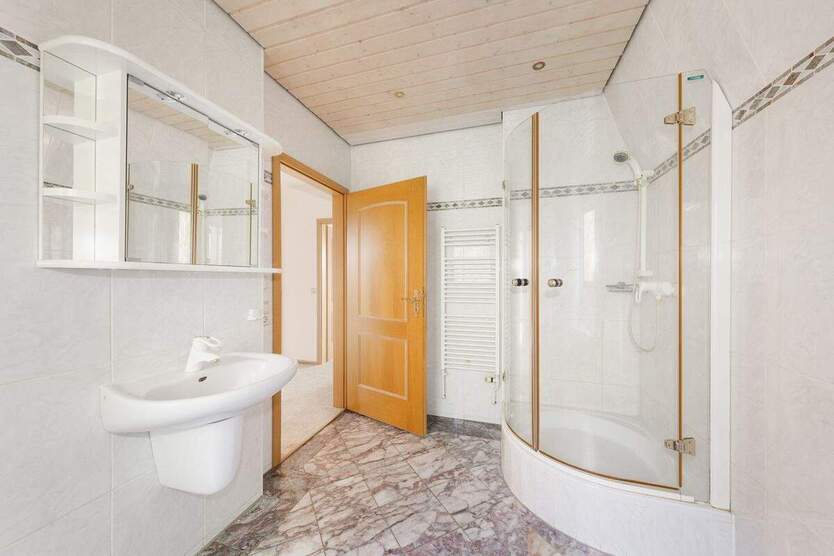 Seenah! Einfamilienhaus in Müggelheim - Mit Einbauküche, Fußbodenheizung, Carport, Nebengebäude usw. 4 zimmer