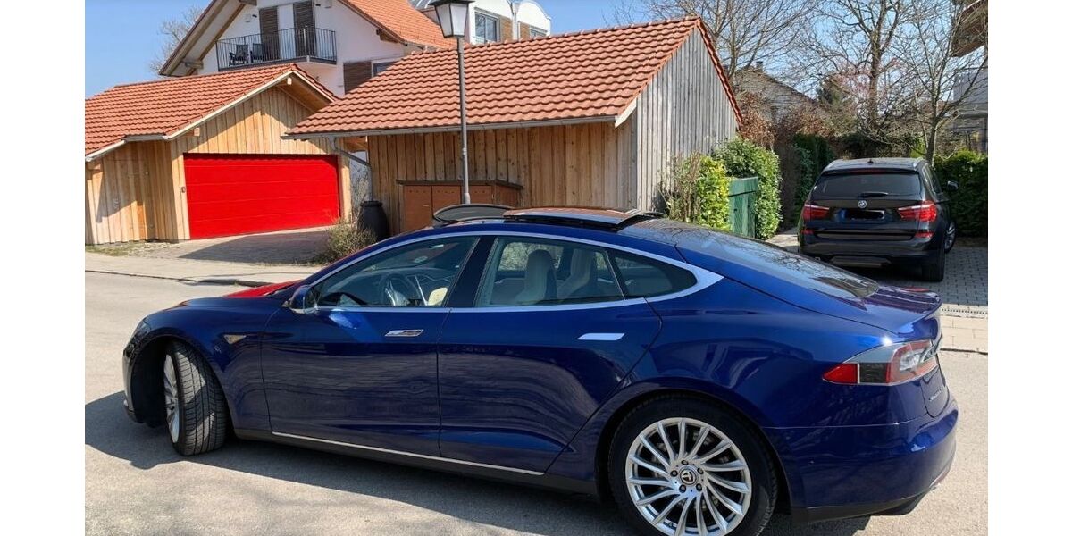 Tesla Model S 308.000 km 14.900 &euro; München 80935