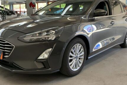 Ford Focus 72.474 km 18.490 € Hainichen 09661