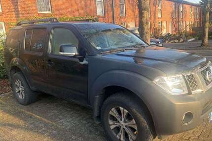 Nissan Pathfinder 185.000 km 5.950 &euro; Berlin 10245