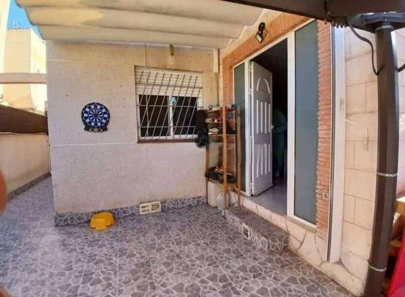 Haus zum Kaufen in Torrevieja 120.000 € 100 m²