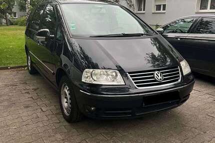 VW Sharan 218.000 km 3.999 &euro; Berlin 10969