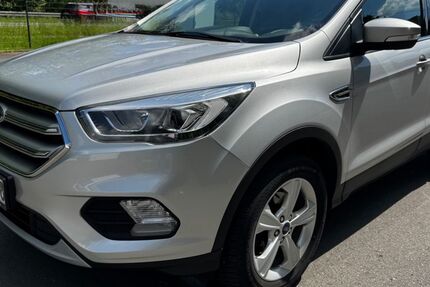 Ford Kuga 113.000 km 14.400 &euro; Gummersbach 51643
