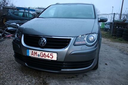 VW Touran 252.000 km 5.599 &euro; Amberg (Nähe Nürnberg) 92224