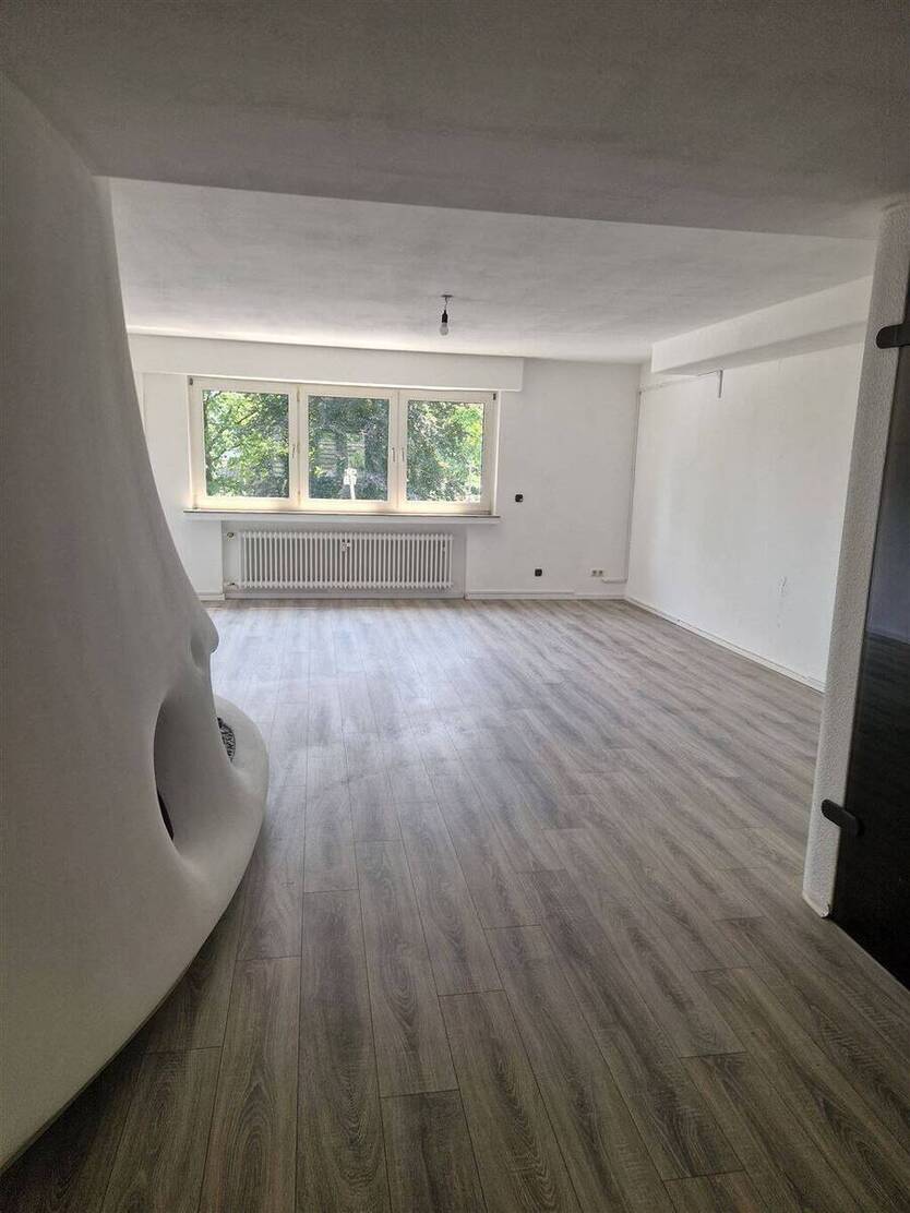 Großzügige 5 Zimmer-Wohnung mit Einbauküche und Terrasse 5 zimmer