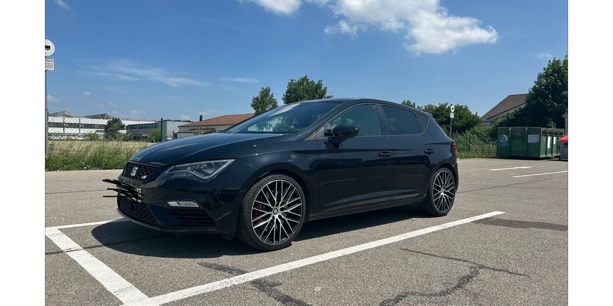 Seat Leon 105.000 km 21.290 &euro; Memmingen 87700