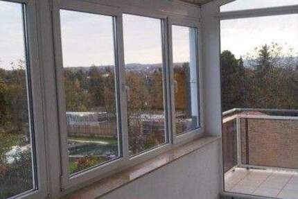 Schöne kleine 2,5 Raum mit Balkon, Loggia, Stellplatz und Gartennutzung in Meißen 2 zimmer