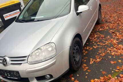 VW Golf 210.000 km 2.500 &euro; Hessisch Lichtenau 37235