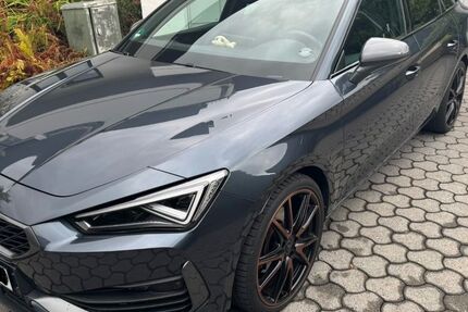Cupra Leon 49.500 km 24.000 &euro; Schmallenberg 57392