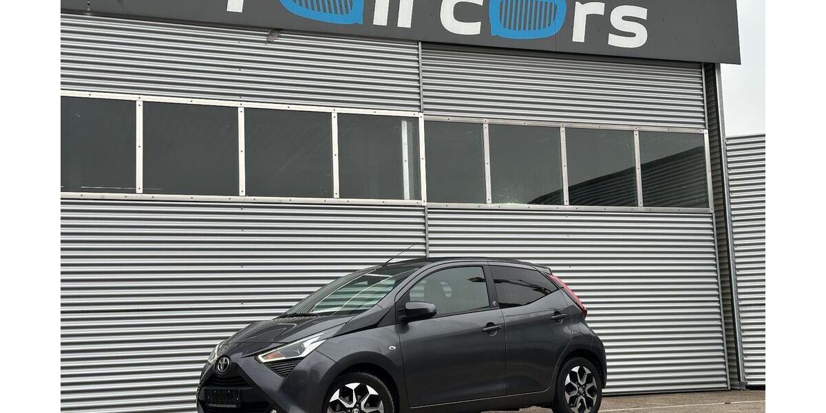 Toyota Aygo (X) 18.900 km 12.500 &euro; Bad Friedrichshall 74177