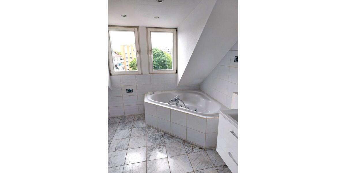 Dachgeschoßwohnung Nürnberg Gibitzenhof - 2 Zimmer, 62 m&sup2;, 219.000&euro; | Angebot:26480625
