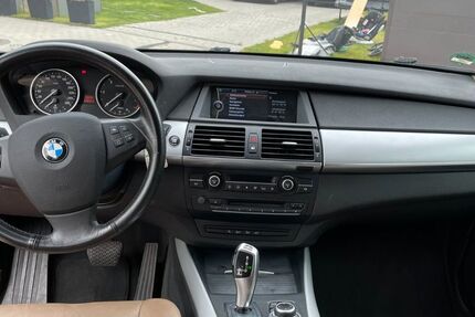 BMW X5 223.000 km 9.000 € Wilhelmshaven 26384