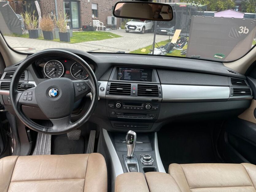 BMW X5 223.000 km 9.000 € Wilhelmshaven 26384