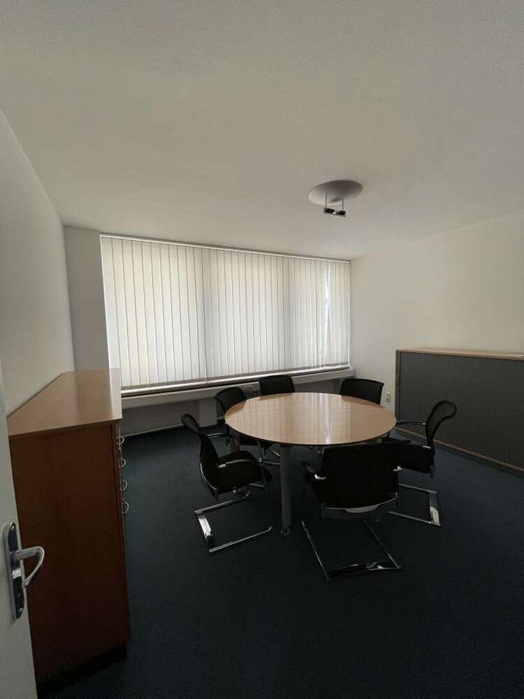 Büro in Nürnberg 2.460 € 205 m²