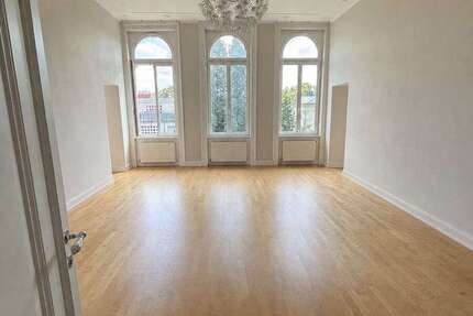 Wohnung Wiesbaden Nordost - 6 Zimmer, 200 m&sup2;, 4.500&euro; | Angebot:27459367