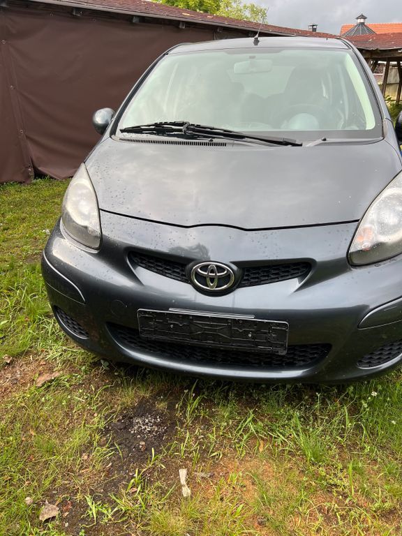 Aygo (X)