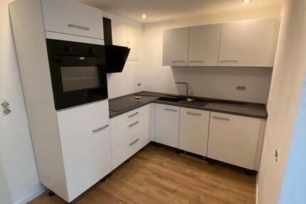 Frisch renoviertes 1-Zimmer-Appartement mit EBK in SLS-Roden