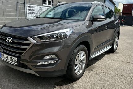 Hyundai TUCSON 61.000 km 17.500 &euro; Pyrbaum 90602