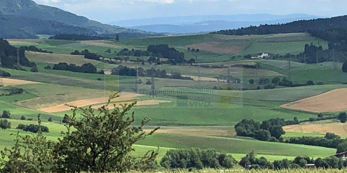 Historischer Doppelbauernhof in traumhafter Alleinlage mit weitem Fernblick und außergewöhnlichem Entwicklungspotenzial ! 8 zimmer