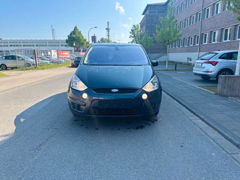 Ford S-Max 272.155 km 2.300 € Wesseling 50389