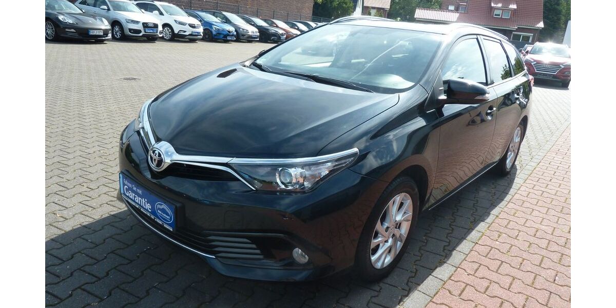 Toyota Auris 53.000 km 11.980 &euro; Hamm 59073