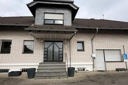 Haus Troisdorf Altenrath - 7 Zimmer, 203 m&sup2;, 7.500&euro; | Angebot:25811174