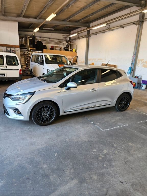 Clio