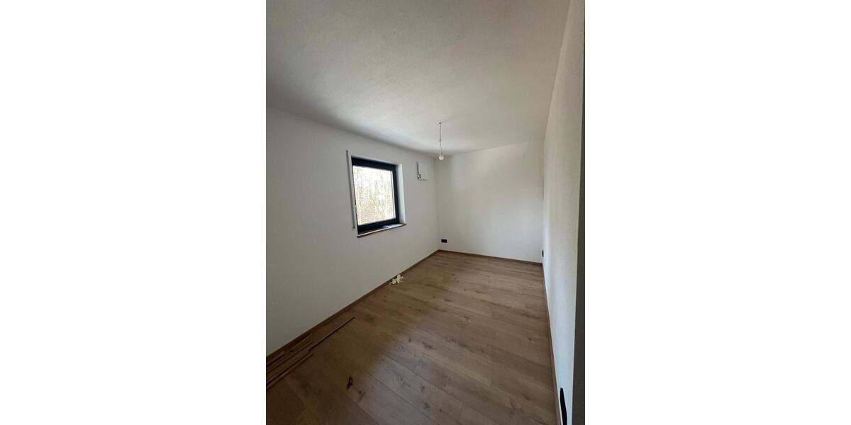 Etagenwohnung Freilassing - 4 Zimmer, 82 m&sup2;, 1.480&euro; | Angebot:25440164