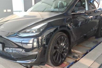 Tesla Model Y 145.378 km 29.950 &euro; Steinbach-Hallenberg OT Herges-Hallenberg 98587