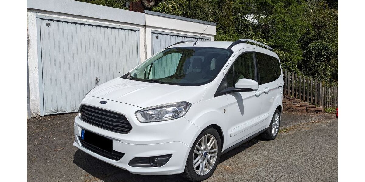 Ford Tourneo Courier 94.000 km 9.000 &euro; Marburg 35039